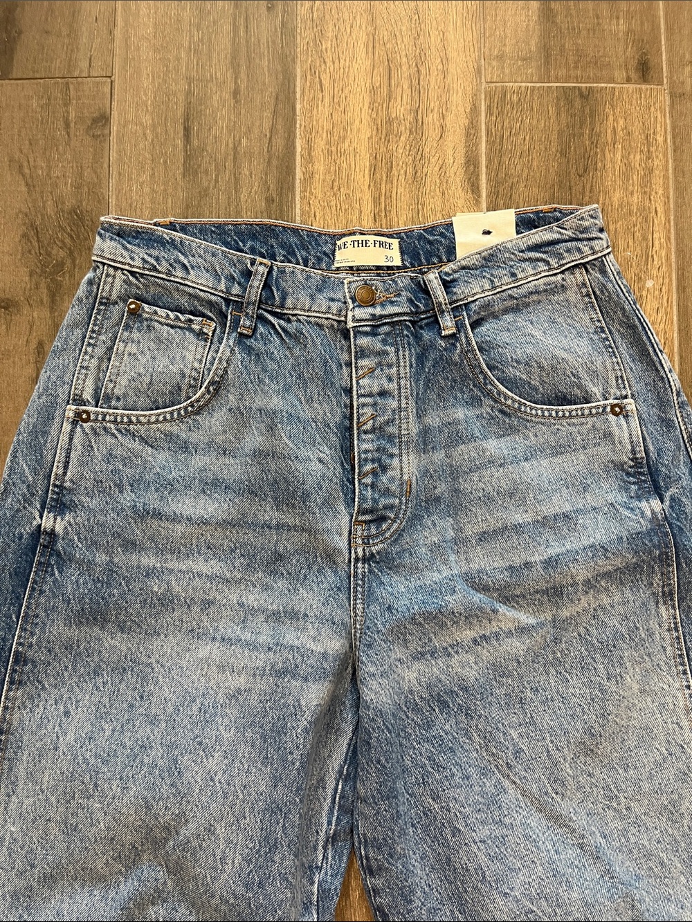 NEW We The Free Good Luck Mid-Rise Barrel Jeans Size 30 - Picture 3 of 8